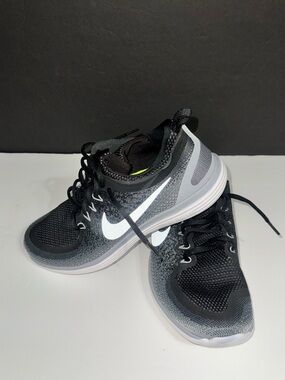 Nike I Men's I Sneakers I Gray Athletic Running Shoes with White Swoosh